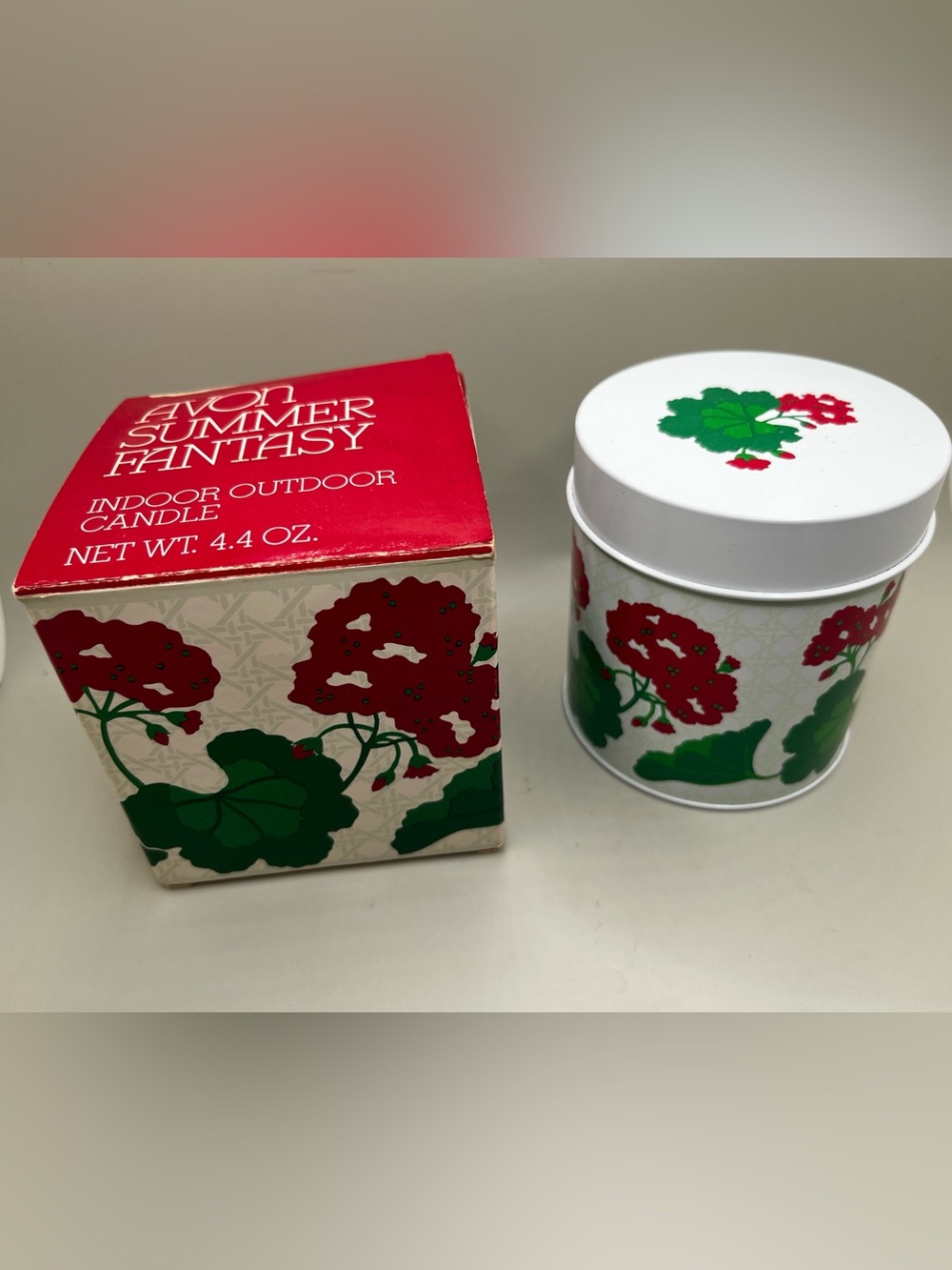 NOS Vintage Avon Summer Fantasy Candle Geranium Tin 4.4oz